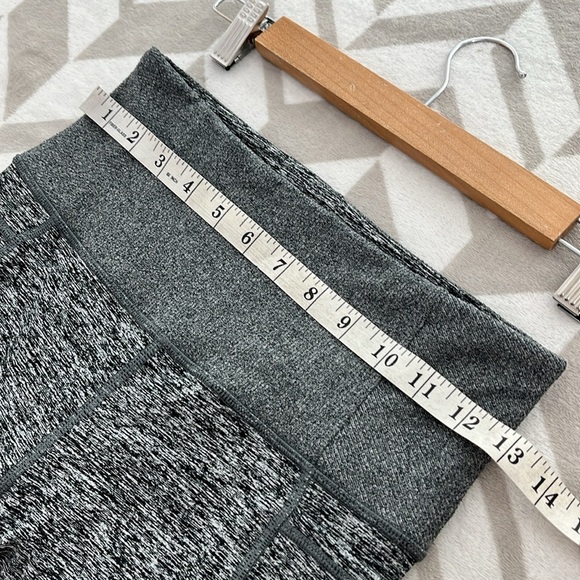 Athleta Exhale Heel Tight Stash‎ Pocket Heather Black Size Small - Picture 10 of 12